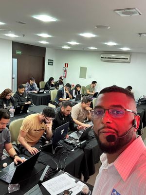 Descreva a imagem...
