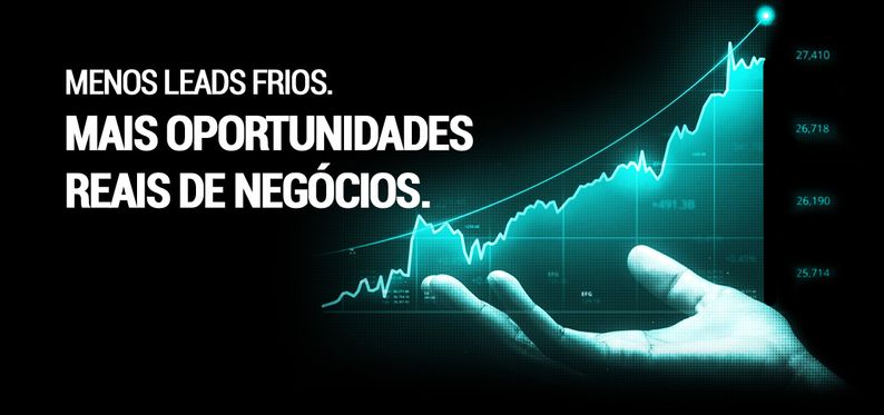  Gráfico de linha ascendente em tons de azul e verde ciano, indicando crescimento financeiro, sobreposto a uma mão em silhueta, em fundo escuro. À esquerda, o texto em branco diz: 