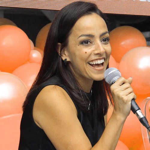 Descreva a imagem...