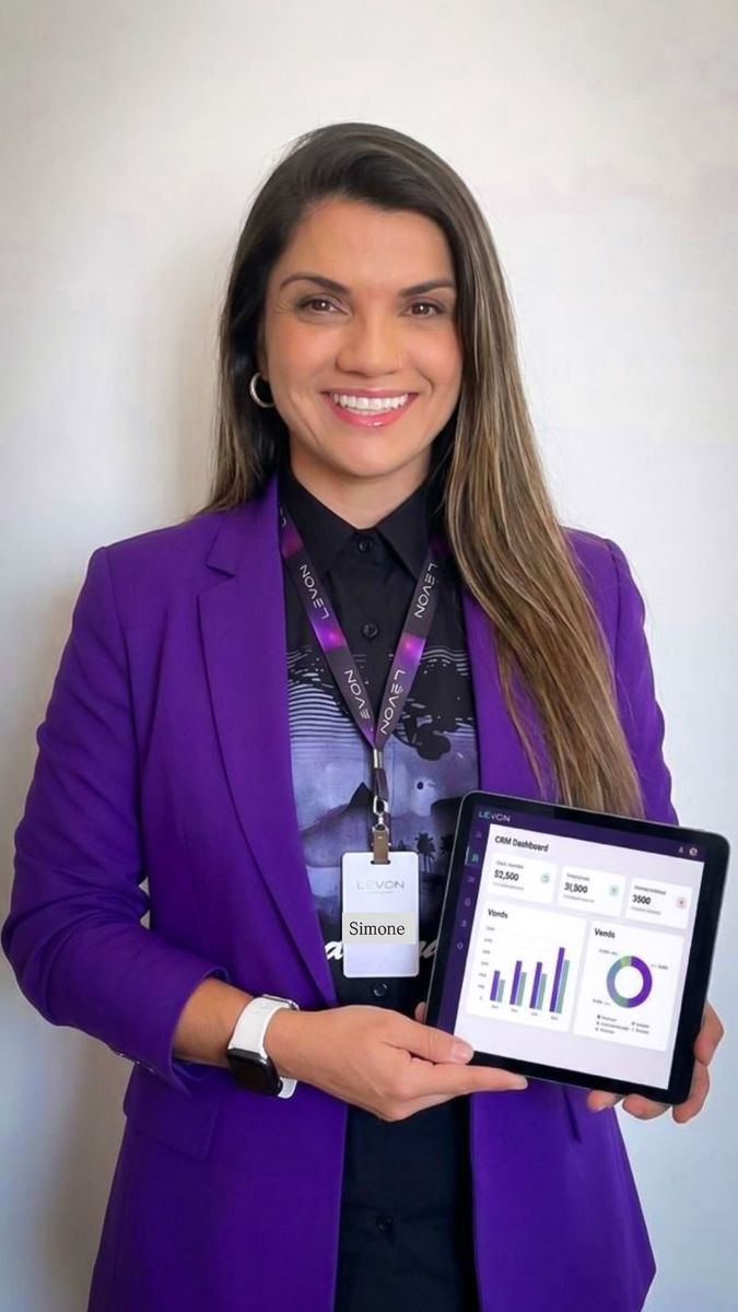 Simone - Consultora de Inglês